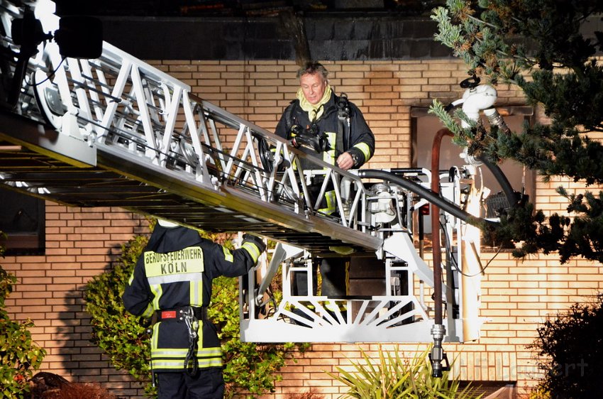 Feuer 4 Koeln Immendorf Giesdorfer Allee P228.JPG